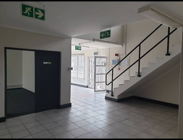 3,260M² WAREHOUSE TO LET IN KILLARNEY GARDENS